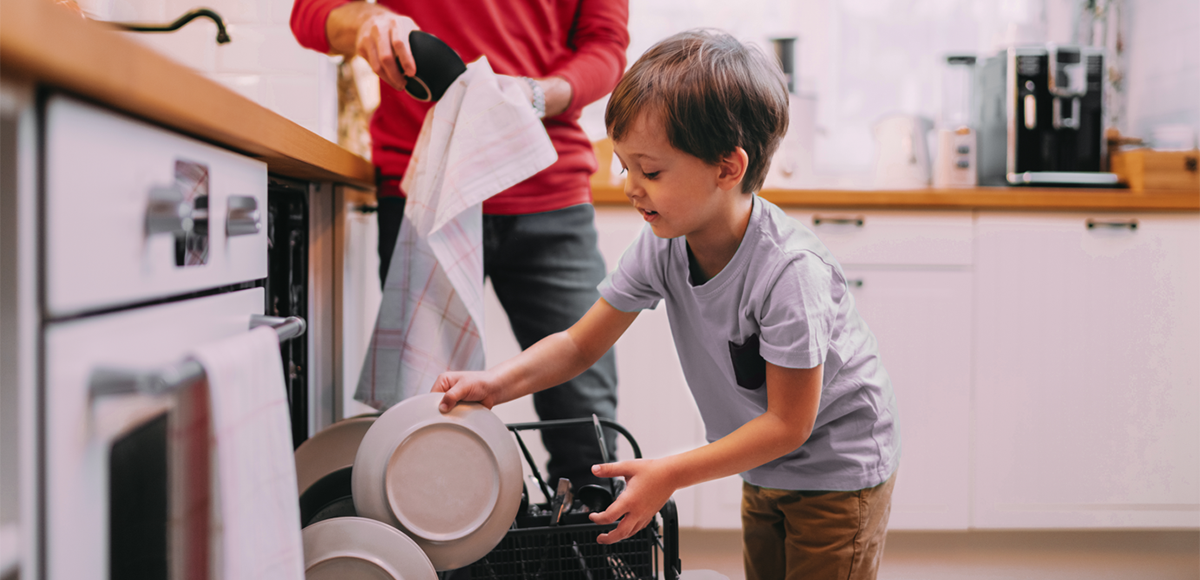 dishwasher kid | CB | 1200x580 dishwasher kid | CB | 1200x580